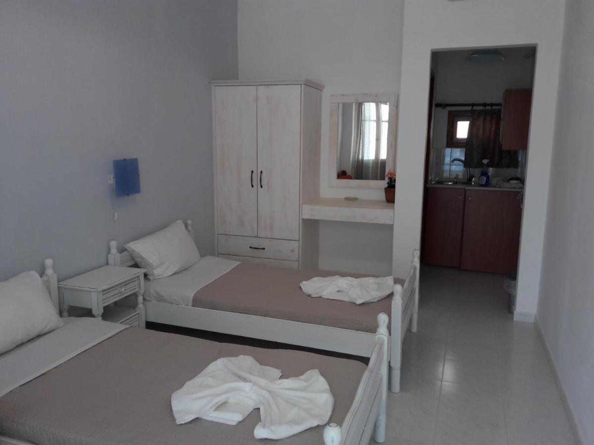 Κalamitsi Rooms & Apartments Kímolos Extérieur photo