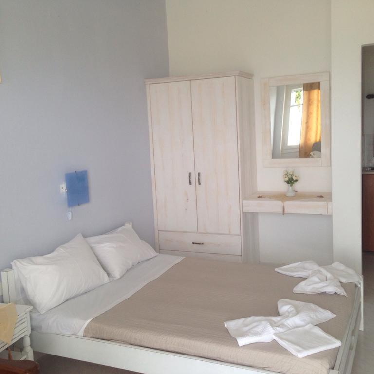 Κalamitsi Rooms & Apartments Kímolos Extérieur photo